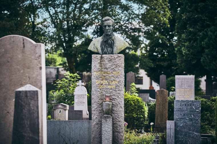 Grobovi in spomeniki na pokopališču Žale.