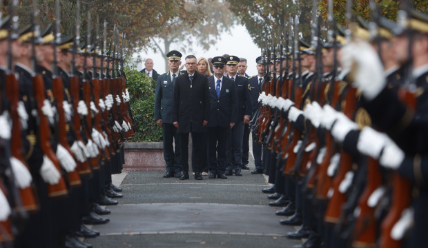 14 polaganje vencev pri spomeniku vojne za Slovenijo 91