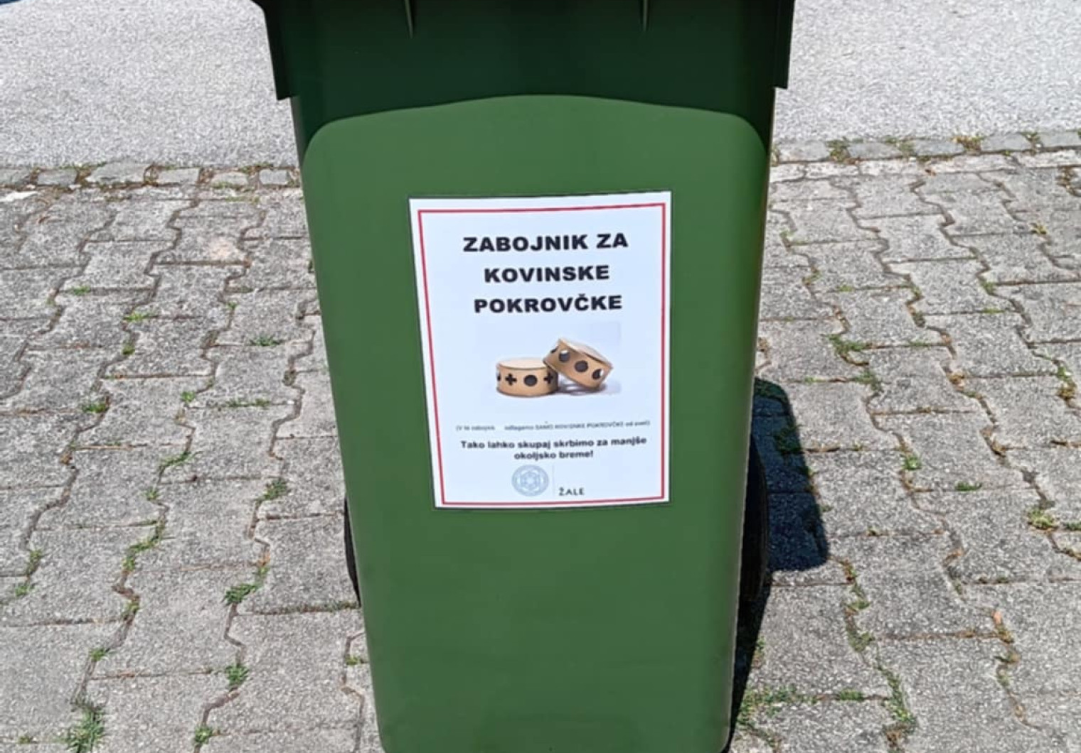 Slika zabojnik za odpadne pokorovčke
